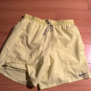 Nike alethic running shorts